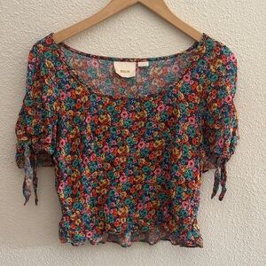 Maeve floral shirred puff-sleeve cropped top